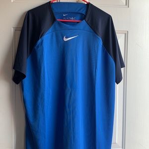 Nike dri fit short sleeve brand new XXL blue